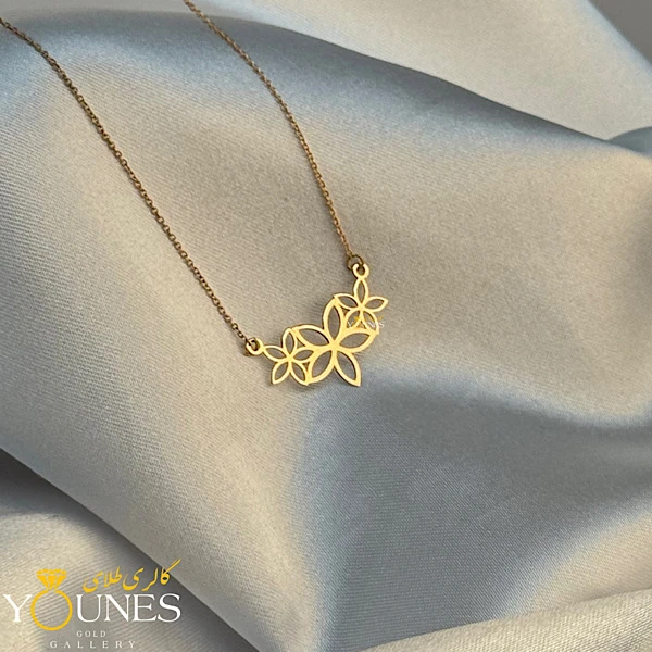 گردنبند سه گل مینیمال طلا لیزری